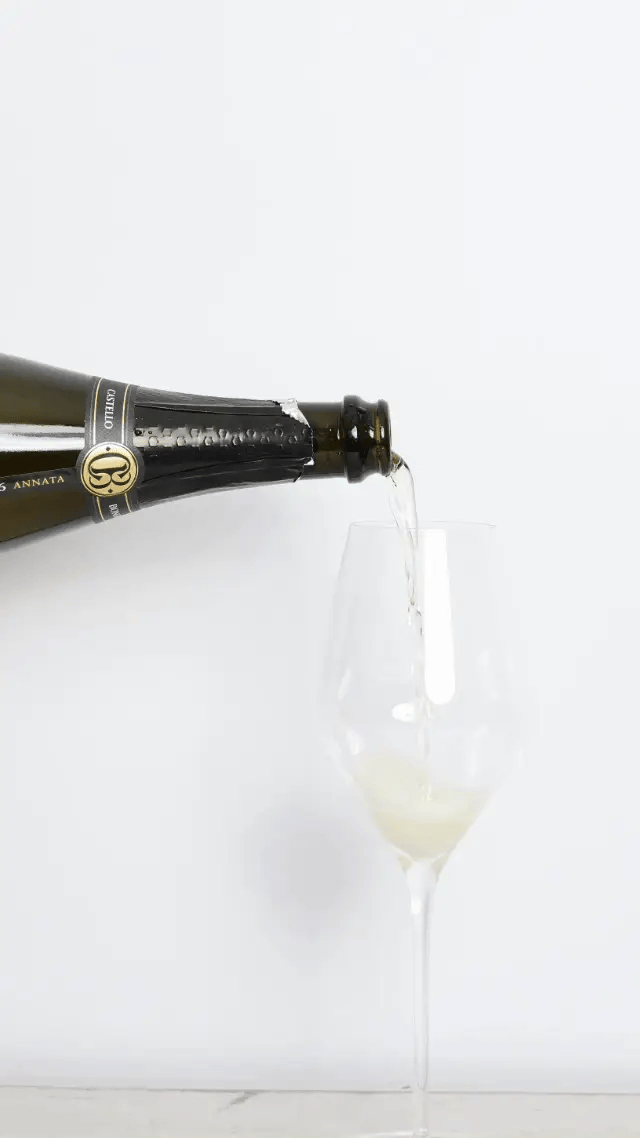 Pour Your Sparkling Wine